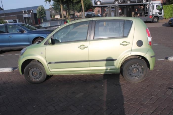 Daihatsu Sirion Tür 4-türig links vorne O272714