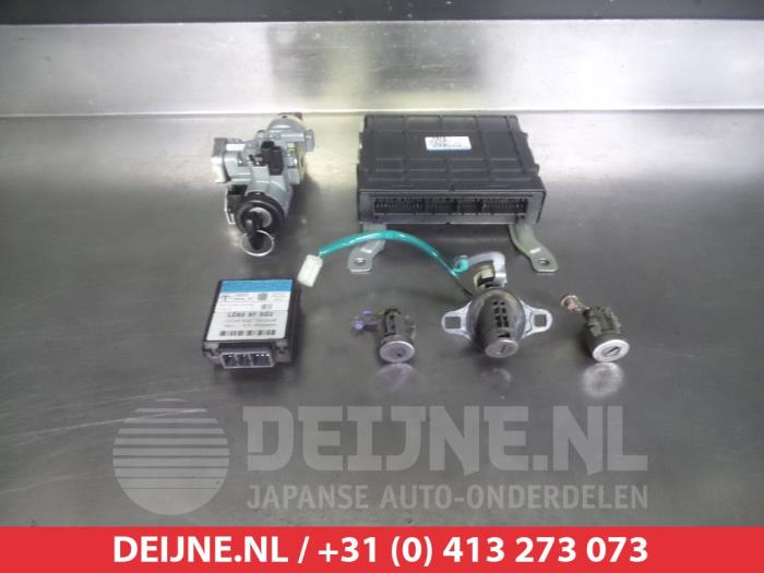 Mazda MPV Engine management computer O344147