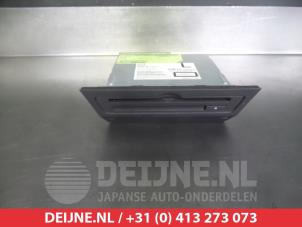 Gebruikte CD Speler Mazda 2 (DJ/DL) 1.5 SkyActiv-D 105 Prijs € 25,00 Margeregeling aangeboden door V.Deijne Jap.Auto-onderdelen BV