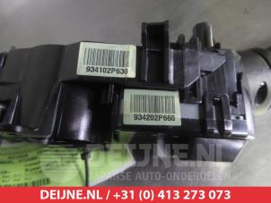 Kia Sorento Steering column stalk O308701 photo 3
