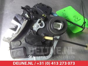 Toyota Rav-4 Deurslot Mechaniek 4Deurs rechts-achter O281874 foto 3