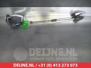 Toyota Rav-4 Deurslot Mechaniek 4Deurs rechts-achter O281874 foto 2
