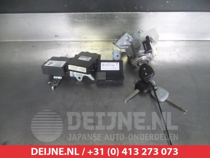 Toyota Verso Kontaktslot+Sleutel O336091
