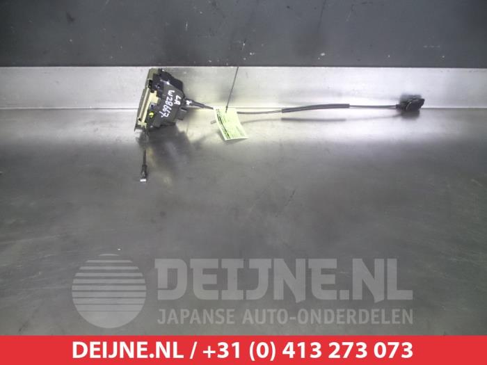 Nissan Pulsar Deurslot Mechaniek 4Deurs links-achter O280155