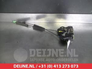 Toyota Camry Front door lock mechanism 4-door, right O281249 photo 2