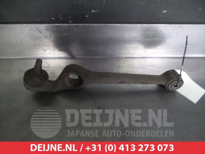 Daihatsu Young RV Draagarm onder rechts-voor O382623