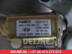 Hyundai Coupe Scheibenwischermotor hinten O301008 foto 3