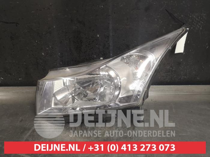 Chevrolet Cruze Koplamp links O266336