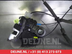 Toyota C-HR Deurslot Mechaniek 4Deurs rechts-achter O281887 foto 2