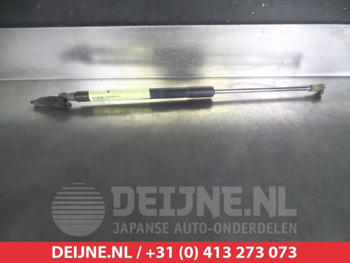 Toyota Auris Gasdemper links-achter O294487