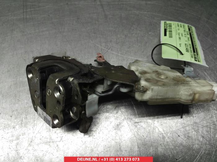 Nissan Almera Tino Deurslot Mechaniek 4Deurs links-achter O280130