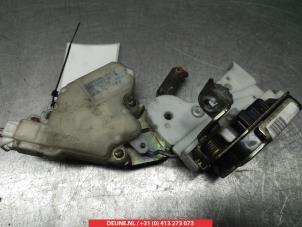 Nissan Almera Tino Deurslot Mechaniek 4Deurs links-achter O280130 foto 2