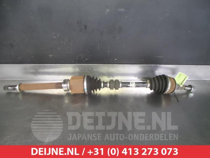 Nissan Qashqai Aandrijfas rechts-voor O319319