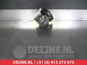 Toyota Avensis Power steering pump O332069 photo 2