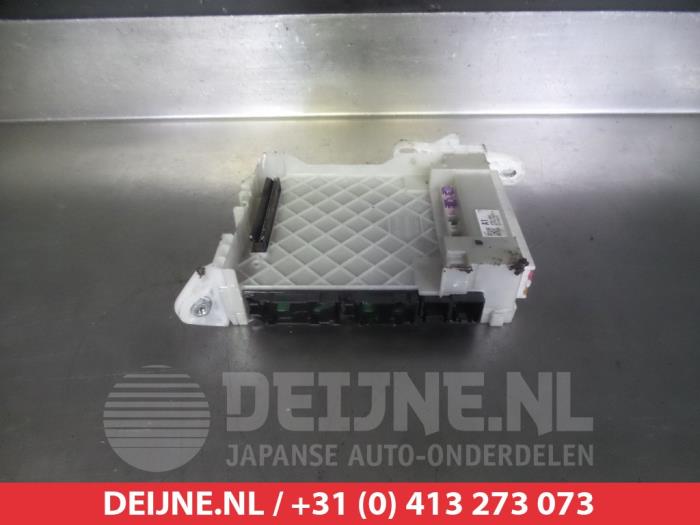 Toyota C-HR Fuse box O350361