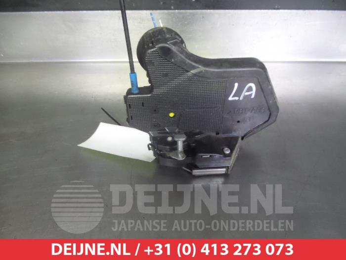 Toyota Landcruiser Deurslot Mechaniek 4Deurs links-achter O280515
