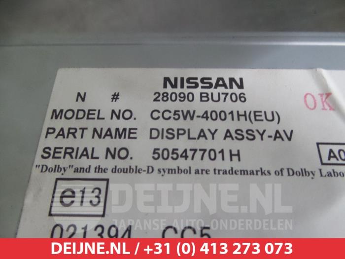 Navigatie Display van een Nissan Almera Tino (V10M) 1.8 16V 2005