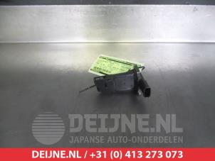 Gebruikte Luchthoeveelheidsmeter Toyota Land Cruiser V8 (J20) 4.5 D-4D 32V Prijs € 35,00 Margeregeling aangeboden door V.Deijne Jap.Auto-onderdelen BV