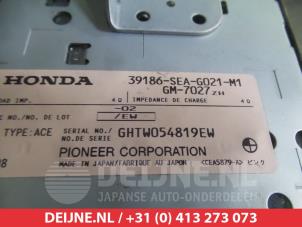 Honda Accord Radio versterker O313954 foto 2