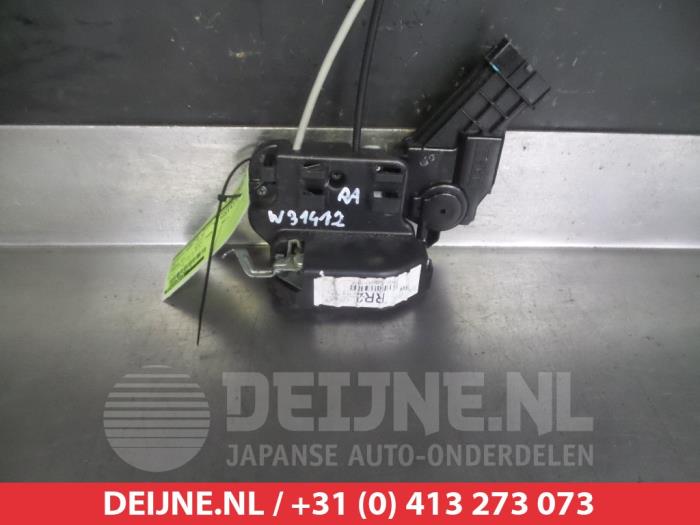 Kia Carens Rear door mechanism 4-door, right O281572