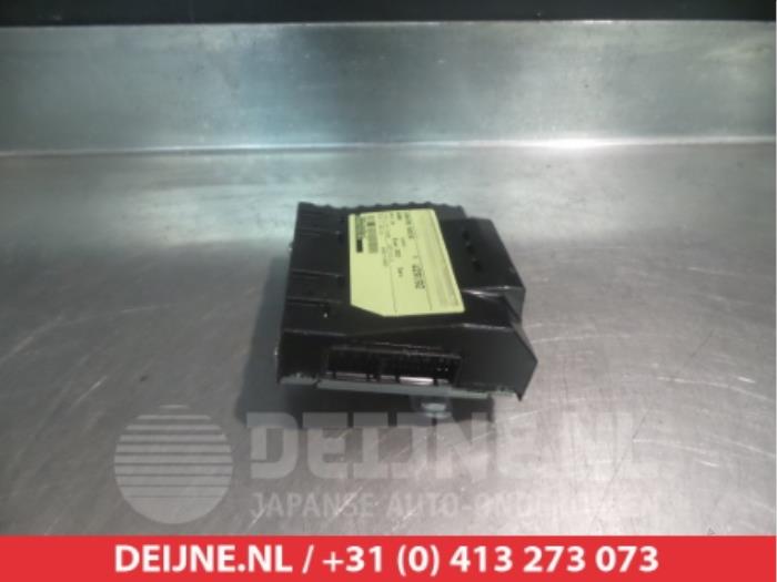 Honda CR-Z Radio versterker O313955