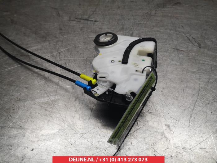 Suzuki Celerio Deurslot Mechaniek 4Deurs rechts-voor O281145