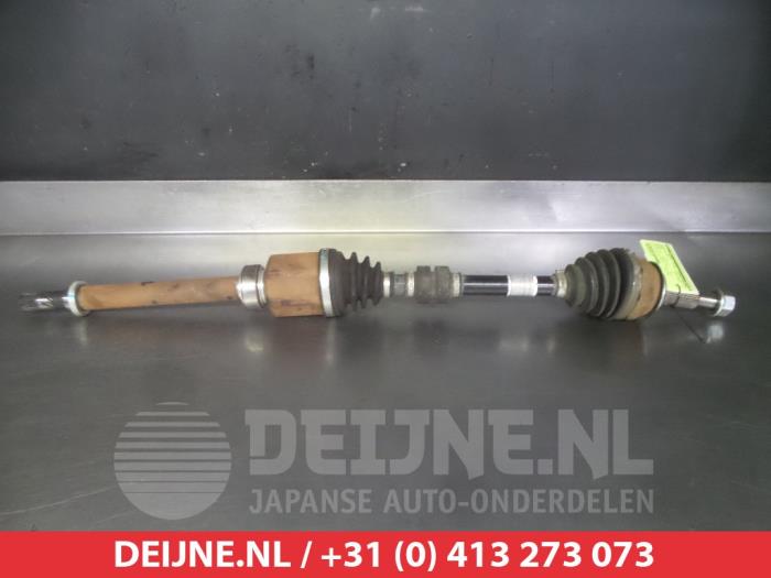 Nissan Qashqai Aandrijfas rechts-voor O319317