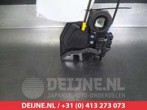 Toyota Corolla Türschlossmechanik 4-türig links hinten O280562 foto 2