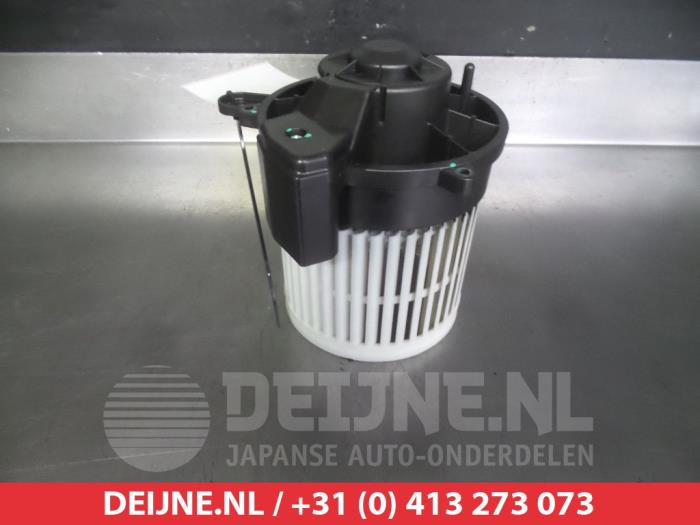 Suzuki Celerio Kachel Ventilatiemotor O367371