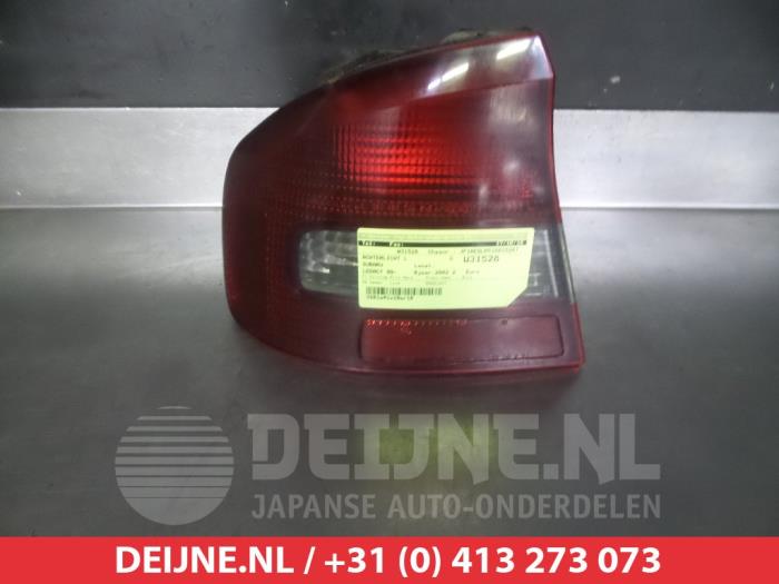 Subaru Legacy Rücklicht links O297889