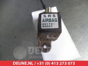 Toyota Avensis Verso Airbag-Sensor O334563 foto 2