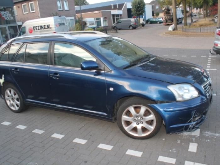 Toyota Avensis Scherm rechts-voor O270301