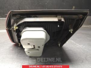 Mazda 626 Heckklappenreflektor links O296930 foto 3