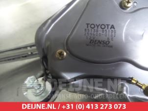 Toyota Avensis Ruitenwissermotor achter O301423 foto 3