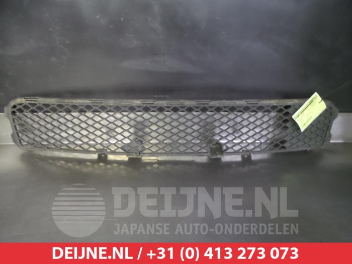 Mitsubishi Lancer Bumper grille O264480