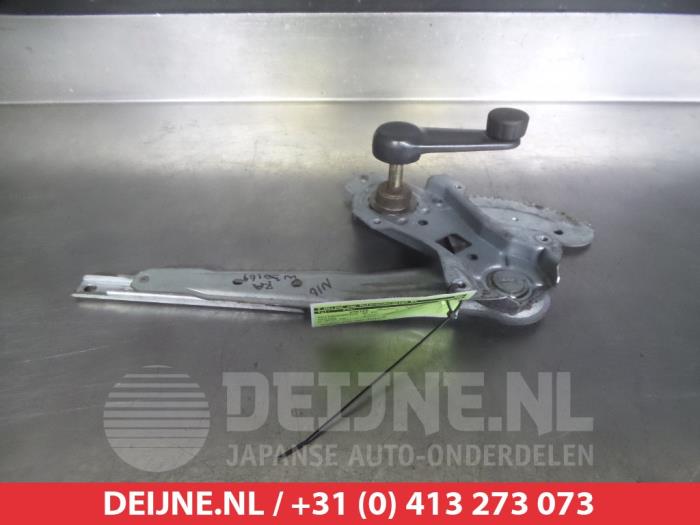 Nissan Almera Ruitmechaniek 4Deurs rechts-achter O291192