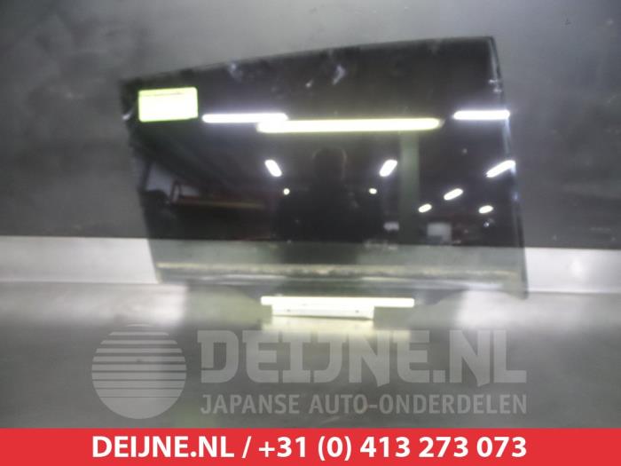 Toyota Rav-4 Rear door window 4-door door, rear right O288916
