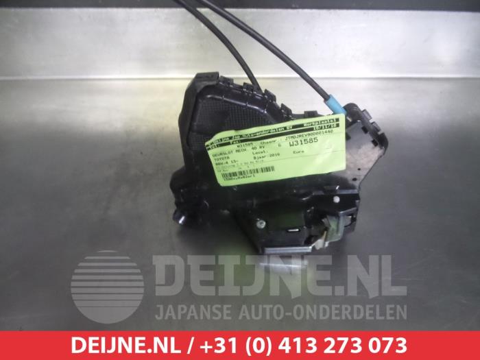 Toyota Rav-4 Front door lock mechanism 4-door, right O281260