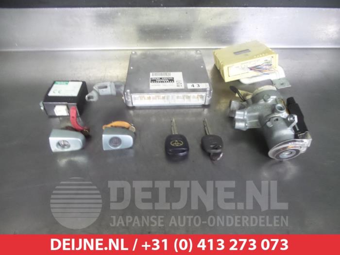 Toyota Avensis Verso Steuergerät Motormanagement O345490