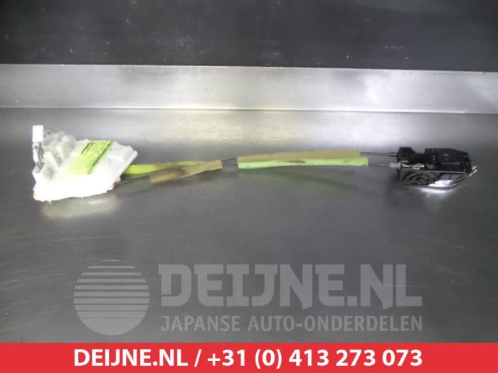 Mazda CX-5 Deurslot Mechaniek 4Deurs rechts-achter O281332