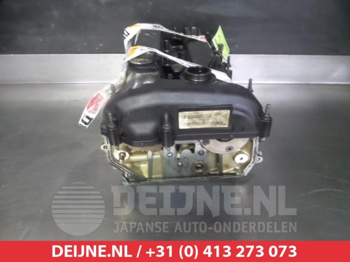 Cilinderkop van een Mazda 6 2005