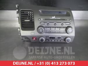 Gebruikte Radio Honda Civic (FA/FD) 1.3 Hybrid Prijs € 100,00 Margeregeling aangeboden door V.Deijne Jap.Auto-onderdelen BV