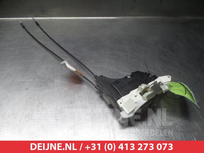 Mitsubishi Outlander Deurslot Mechaniek 4Deurs rechts-voor O281013