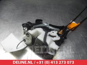 Mitsubishi Outlander Deurslot Mechaniek 4Deurs rechts-voor O281013 foto 2