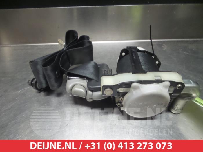 Daihatsu Young RV Front seatbelt, right O315359