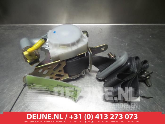 Daihatsu Cuore Sicherheitsgurt rechts vorne O315367
