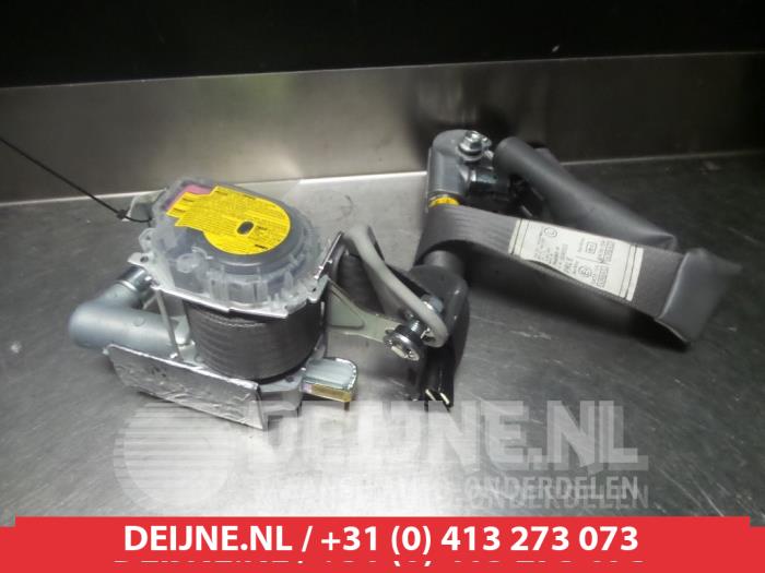 Daihatsu Cuore Sicherheitsgurt links vorne O314857