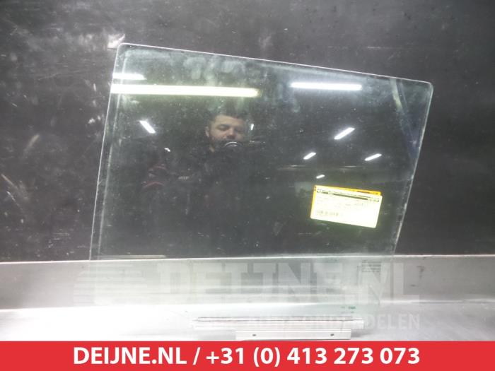 Suzuki Swift Portierruit 4Deurs links-achter O287961