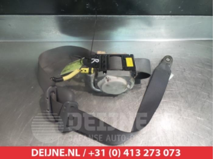 Toyota Hilux Veiligheidsgordel rechts-voor O315439