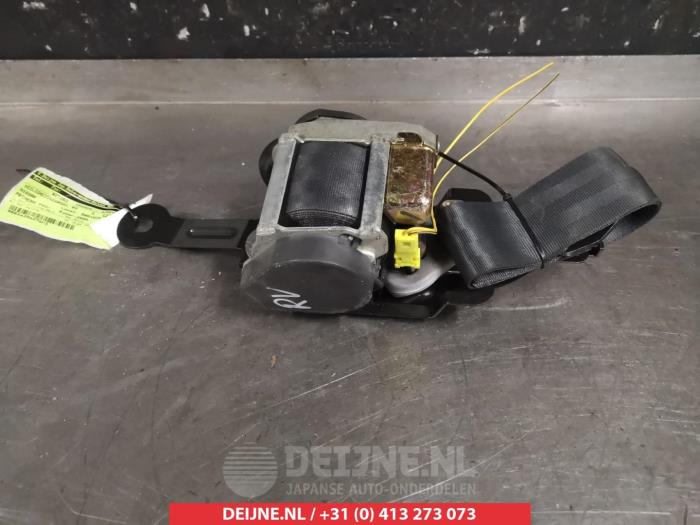 Nissan Primera Front seatbelt, right O315126
